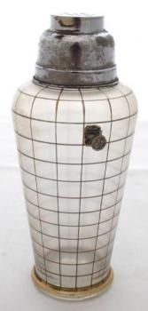 Glass shaker with gilded grid - Palme Reinhold & S Glass shaker with gilded grid - Palme Reinhold & S