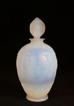 Flacon - opal glass - Marius-Ernest Sabino - 1935 Flacon - opal glass - Marius-Ernest Sabino - 1935